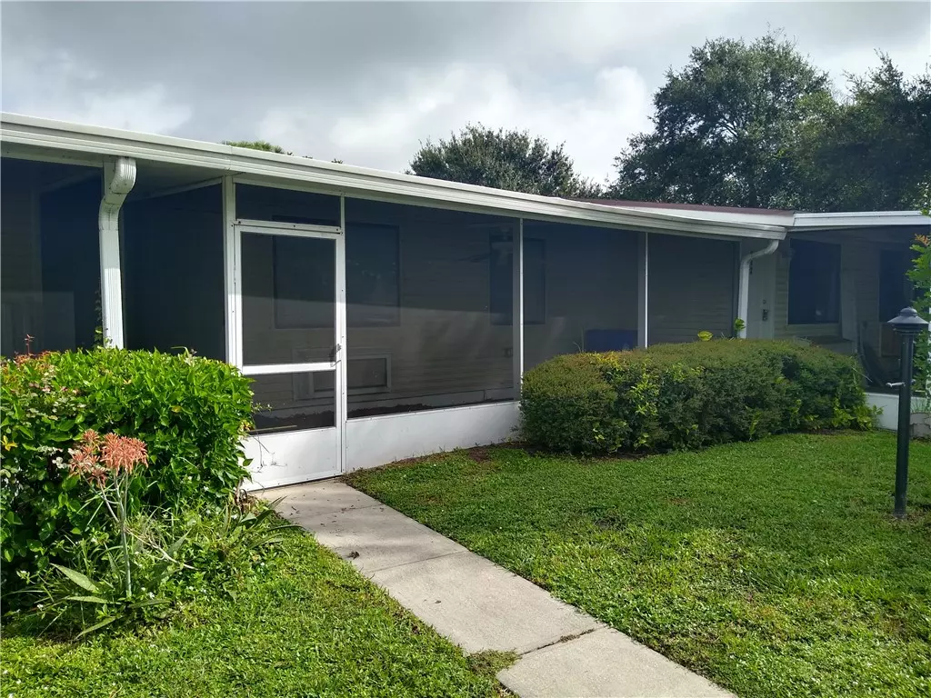 Vero Beach, FL 32962,584 7th PL #584