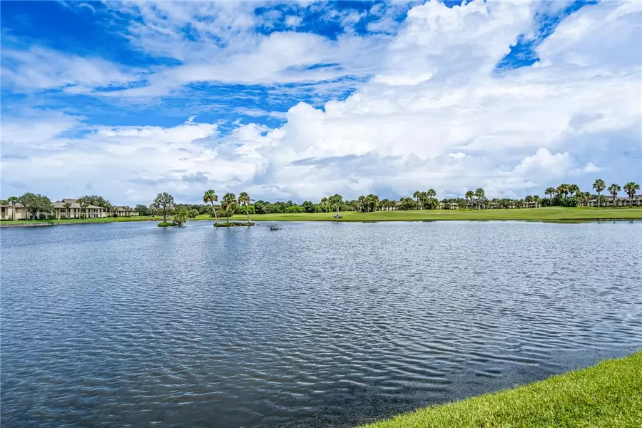 5 Plantation DR #206, Vero Beach, FL 32966