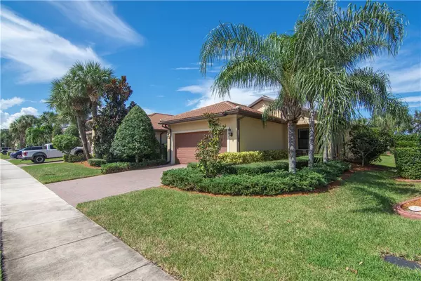193 SE Courances DR, Port St. Lucie, FL 34984