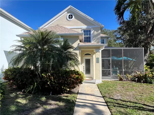 8701 Palm Tree LN, Vero Beach, FL 32963