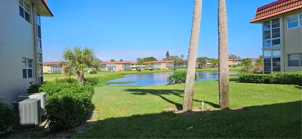 Vero Beach, FL 32962,53 Woodland DR #105