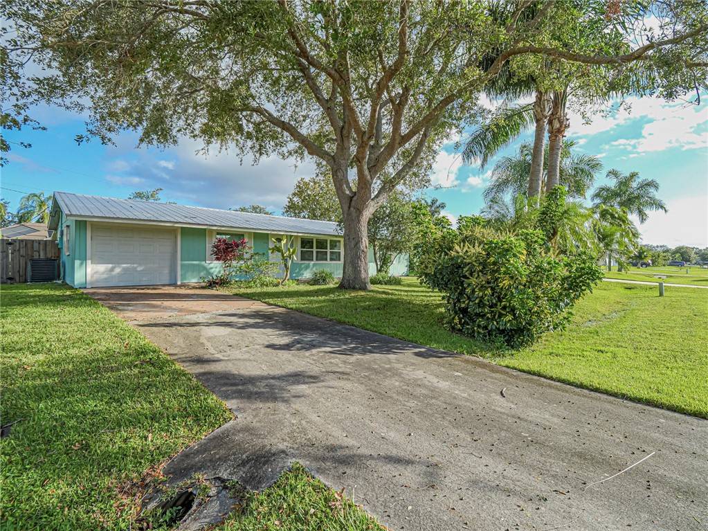 974 Dolphin AVE, Sebastian, FL 32958
