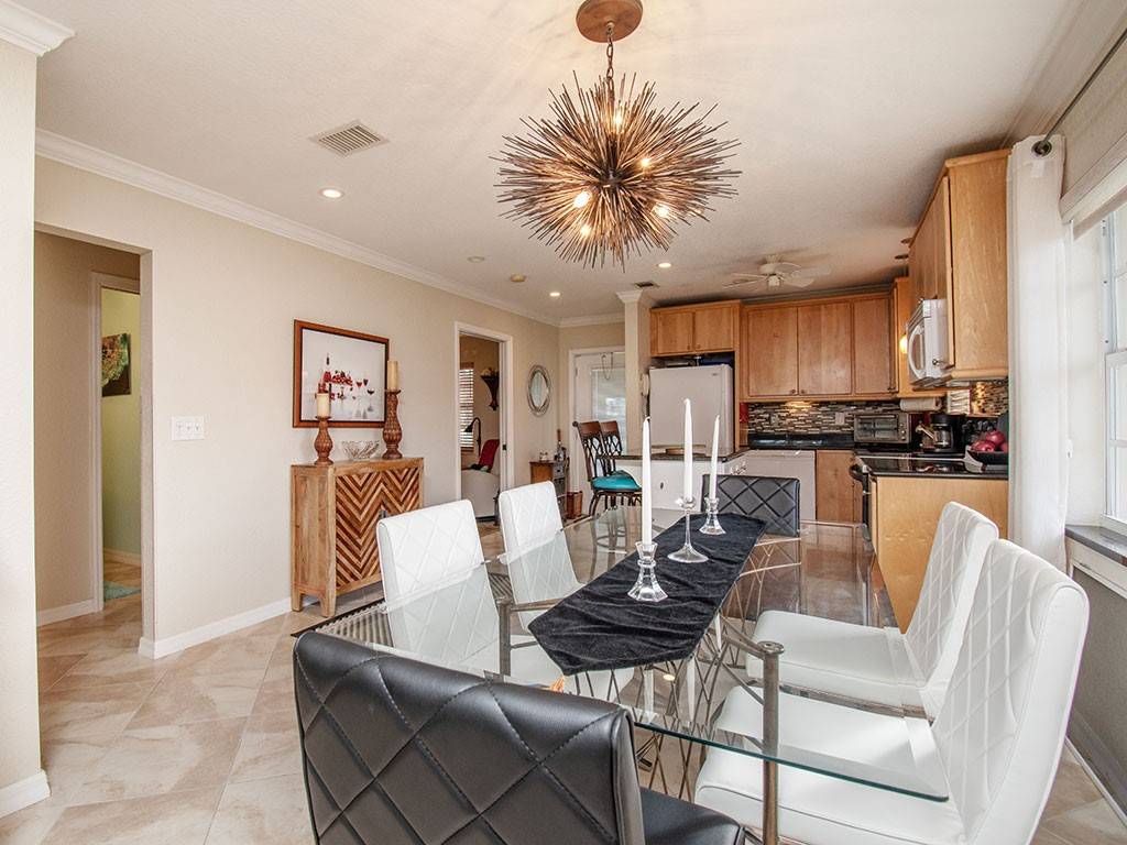 Vero Beach, FL 32962,20 Pine Arbor LN #207