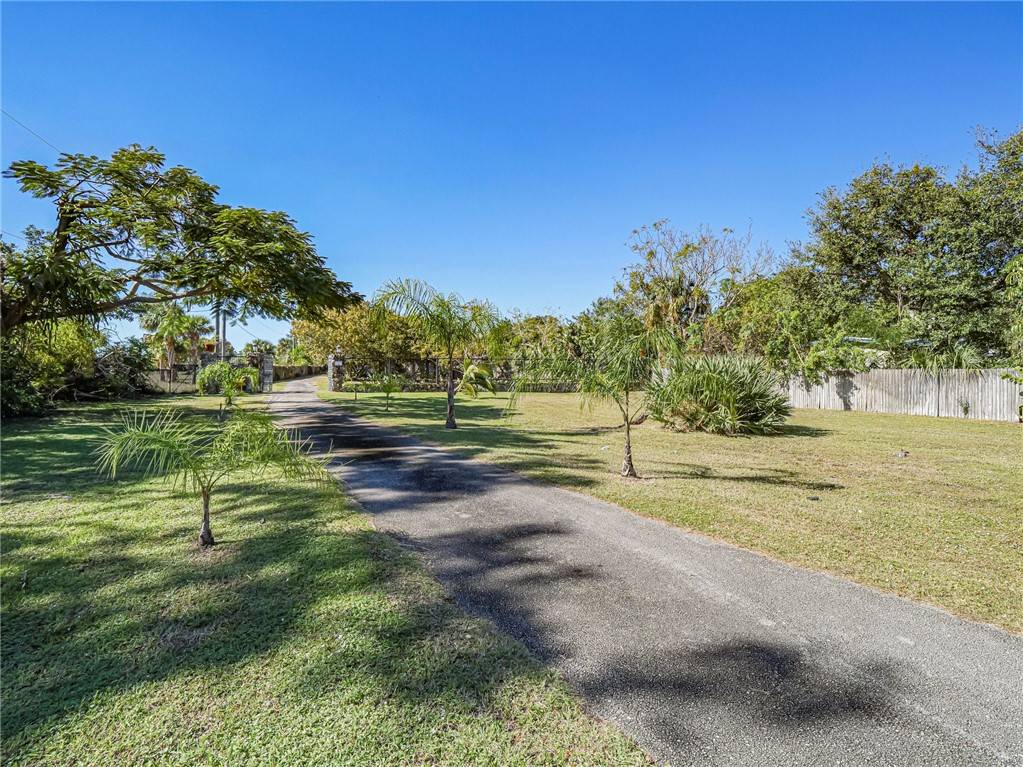 Vero Beach, FL 32962,281 Old Dixie