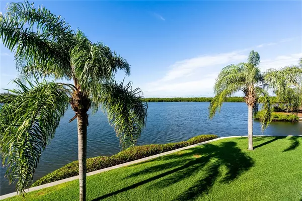 Vero Beach, FL 32963,5151 Highway A1A HWY #114