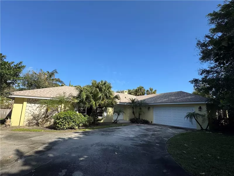 1946 Surfside TER, Vero Beach, FL 32963