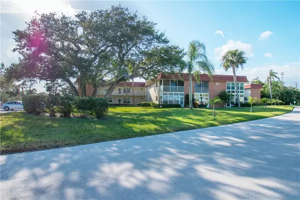 91 Crooked Tree LN #201, Vero Beach, FL 32962