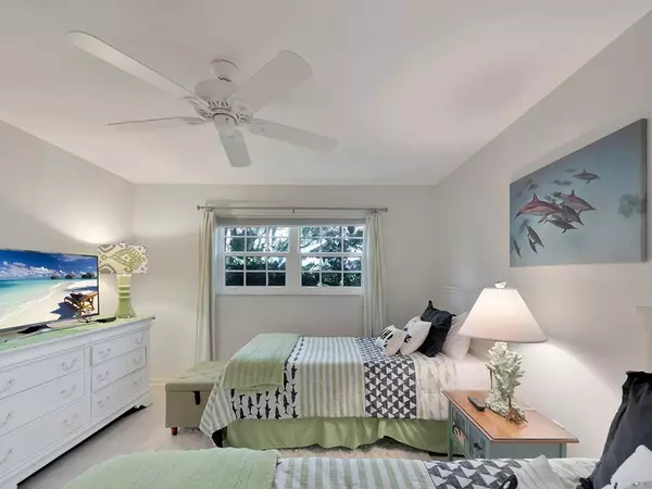 Vero Beach, FL 32963,900 Jasmine LN #103B