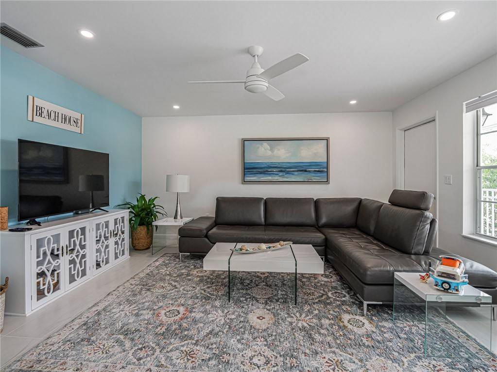 Vero Beach, FL 32960,2800 Indian River BLVD #I10