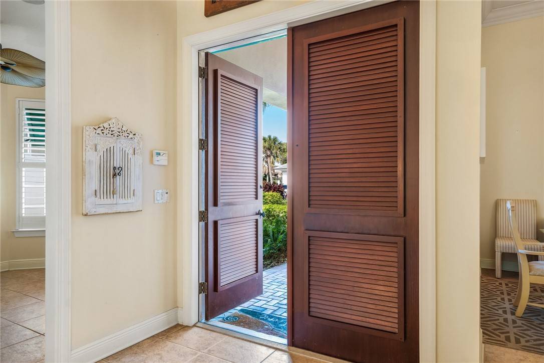 Vero Beach, FL 32963,1137 Governors WAY