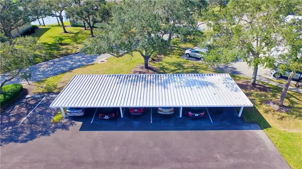 Vero Beach, FL 32966,3 Plantation DR #102