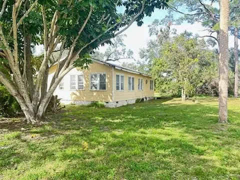 1240 29th ST, Vero Beach, FL 32960