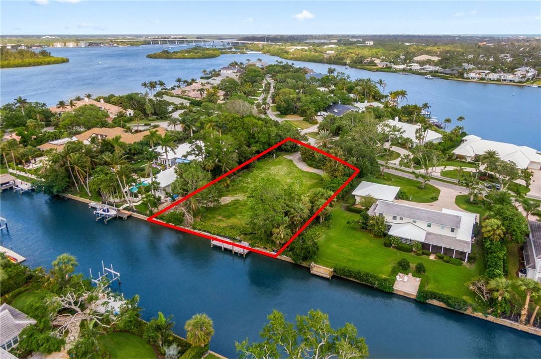524 Bay DR, Vero Beach, FL 32963