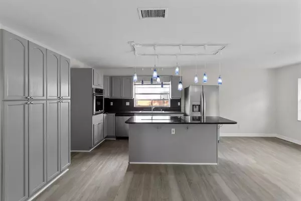 Port St. Lucie, FL 34983,1611 SE Mistletoe ST