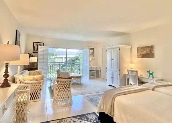 Indian River Shores, FL 32963,400 Beach RD #211