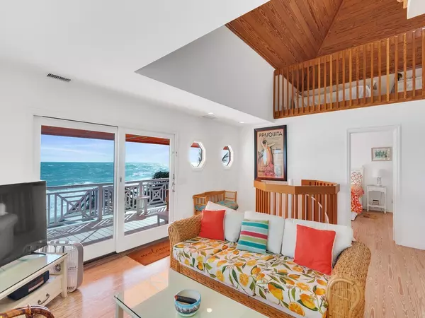 Vero Beach, FL 32963,9470 Doubloon DR