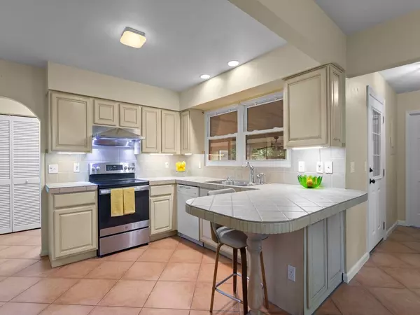 Vero Beach, FL 32960,2237 10th AVE