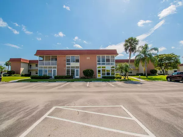 64 Woodland DR #207, Vero Beach, FL 32962