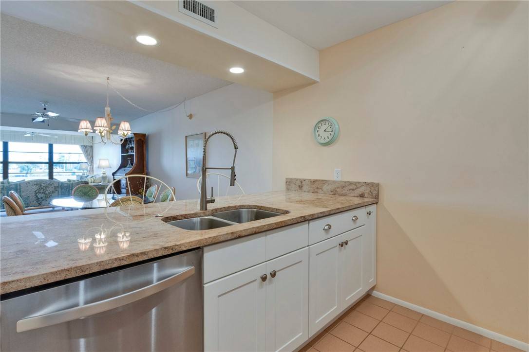 Vero Beach, FL 32966,31 Plantation DR #202