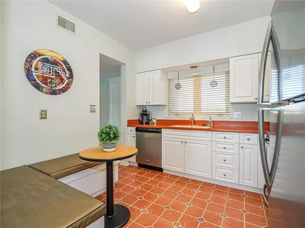 Vero Beach, FL 32967,5010 Harmony CIR #206