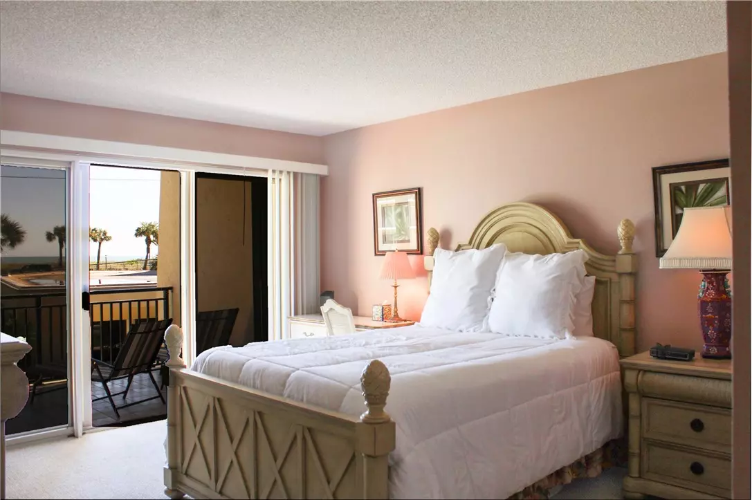 Vero Beach, FL 32963,3939 Ocean DR #205C