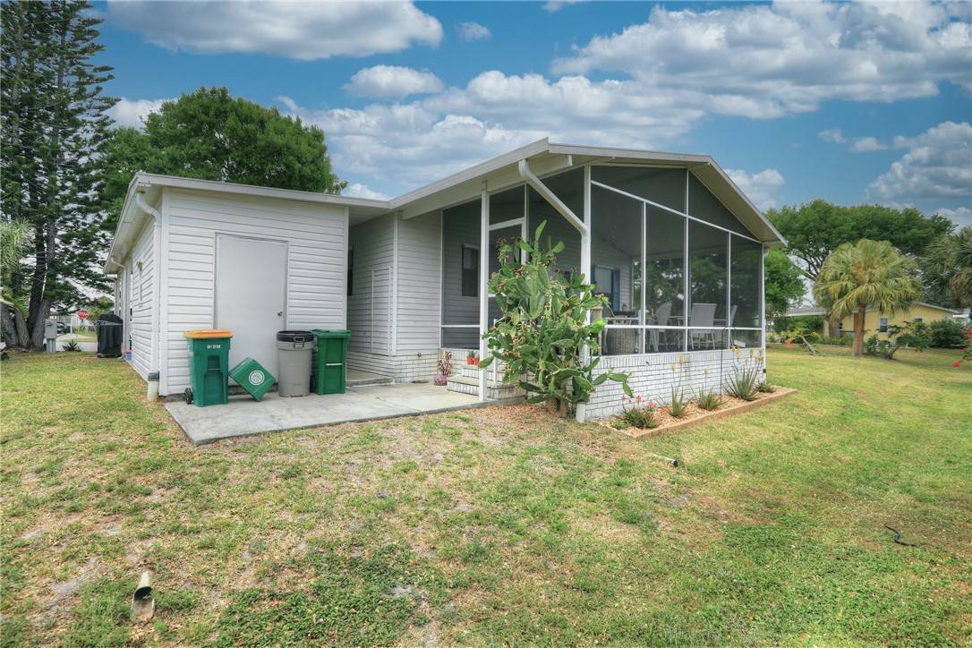 Barefoot Bay, FL 32976,104 Caladium CT