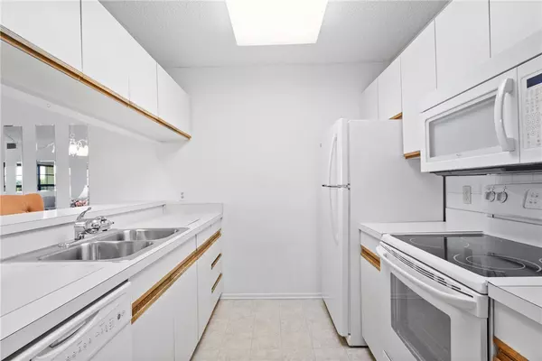 3 Plantation DR #202, Vero Beach, FL 32966