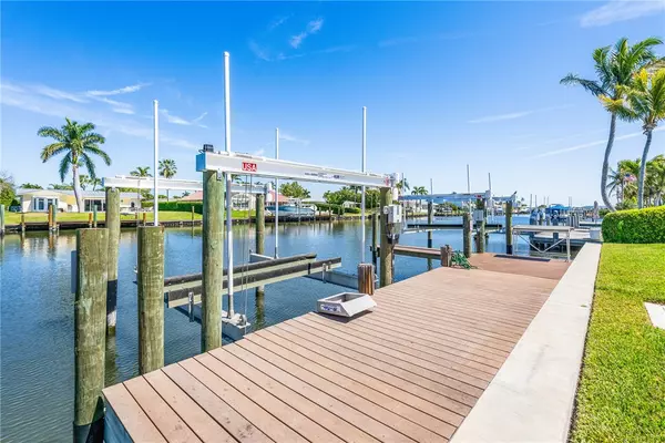 Vero Beach, FL 32960,18 Tarpon DR