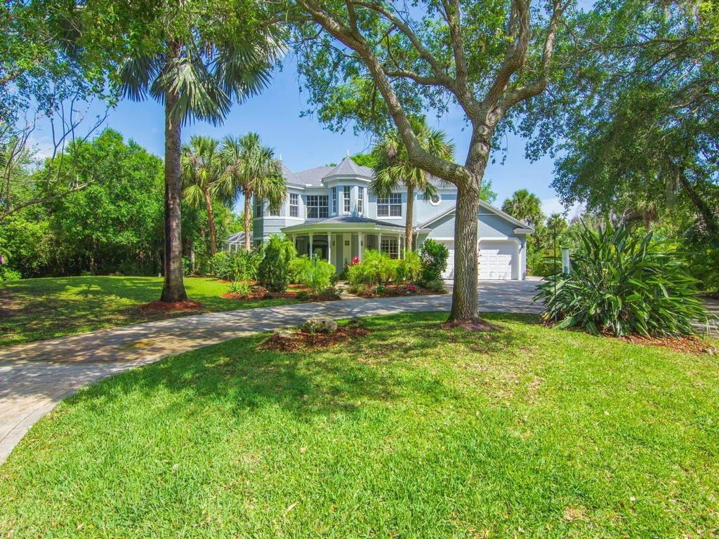 881 Robin LN, Sebastian, FL 32958