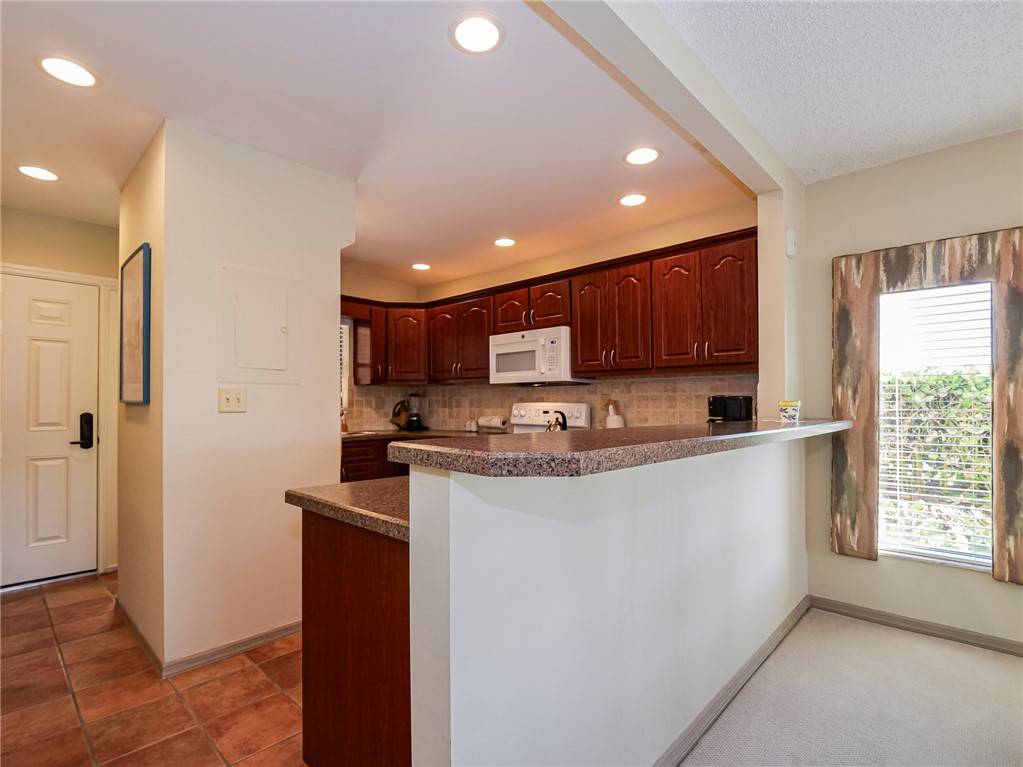Vero Beach, FL 32963,3939 Ocean DR #201B