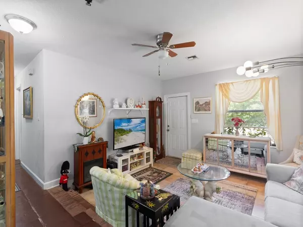 Vero Beach, FL 32962,1306 23rd AVE SW