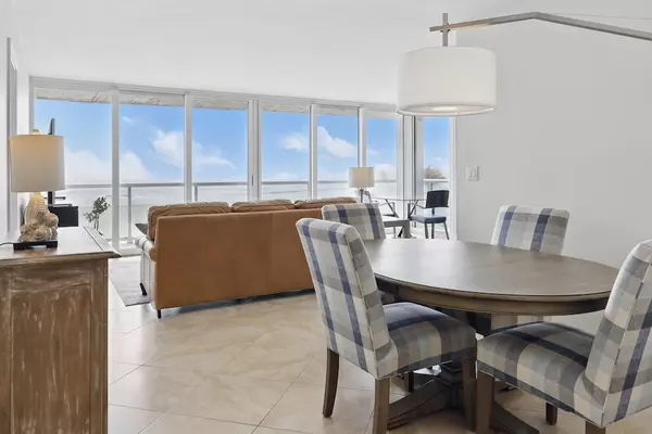 Vero Beach, FL 32963,3554 Ocean DR #504N