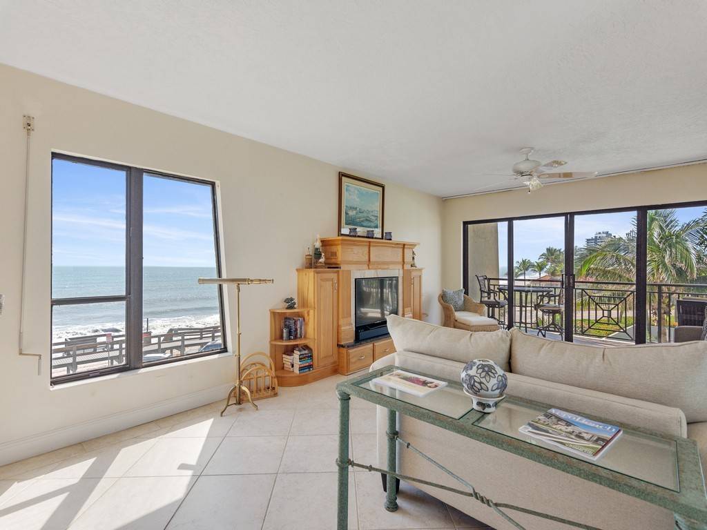 Vero Beach, FL 32963,3939 Ocean DR #401B