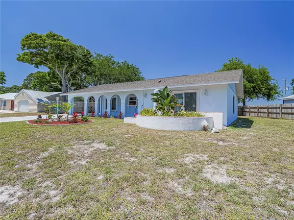 Sebastian, FL 32958,902 Canal CIR