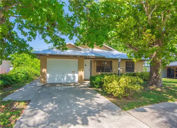 1626 4th CT, Vero Beach, FL 32960