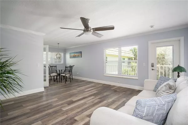 Vero Beach, FL 32962,44 Vista Gardens TRL #206