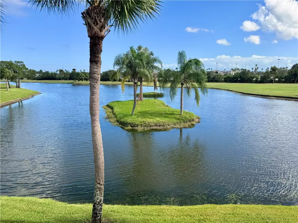 Vero Beach, FL 32966,43 Plantation DR #204