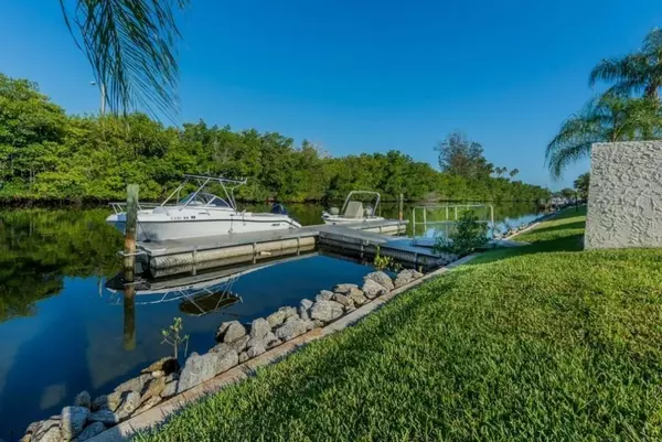 1845 Robalo DR #101D, Vero Beach, FL 32960