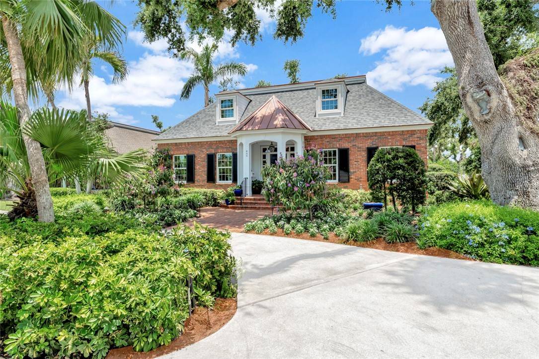 645 Riomar DR, Vero Beach, FL 32963