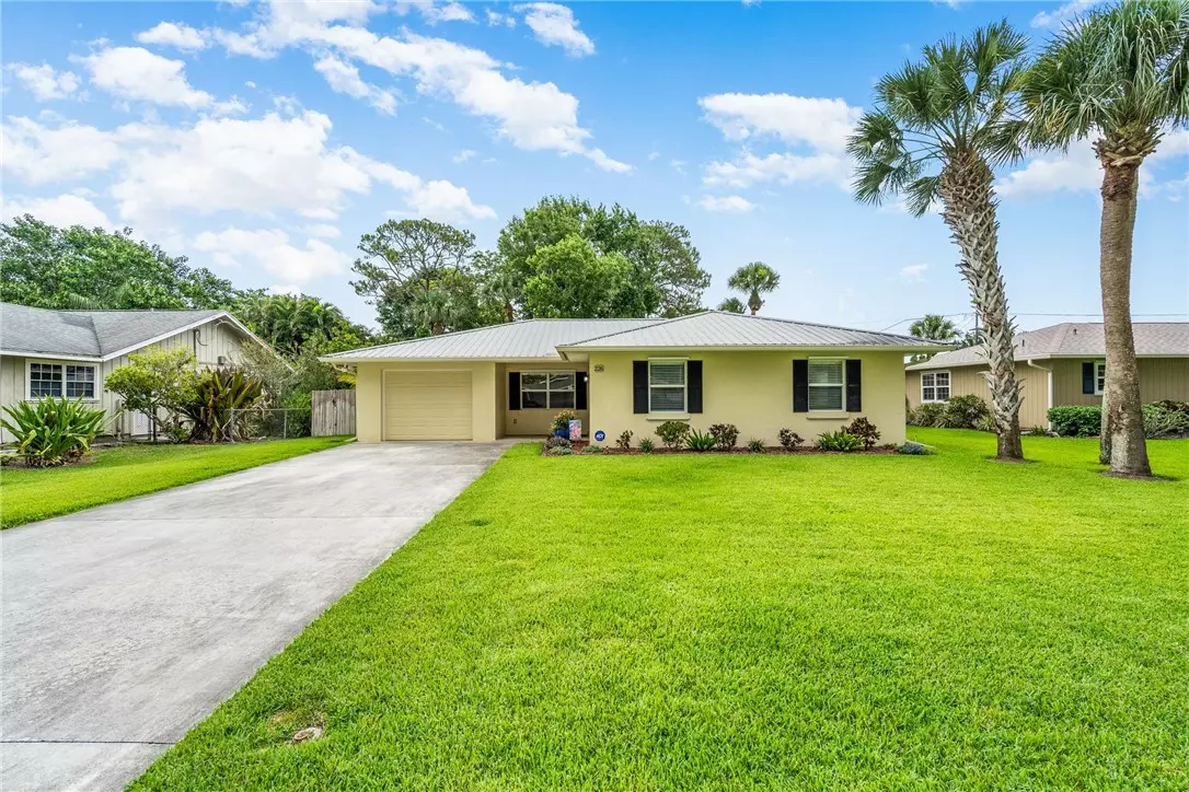 Vero Beach, FL 32962,226 21st AVE