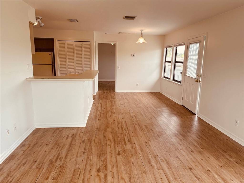Vero Beach, FL 32962,601 Centre CT SW #202
