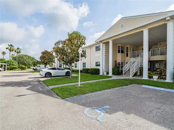Vero Beach, FL 32962,700 Lake Orchid CIR #105