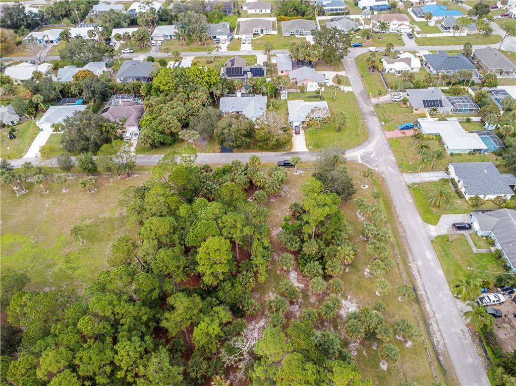 Sebastian, FL 32958,104 Bryant CT