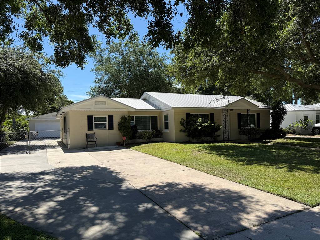 2075 34th AVE, Vero Beach, FL 32960