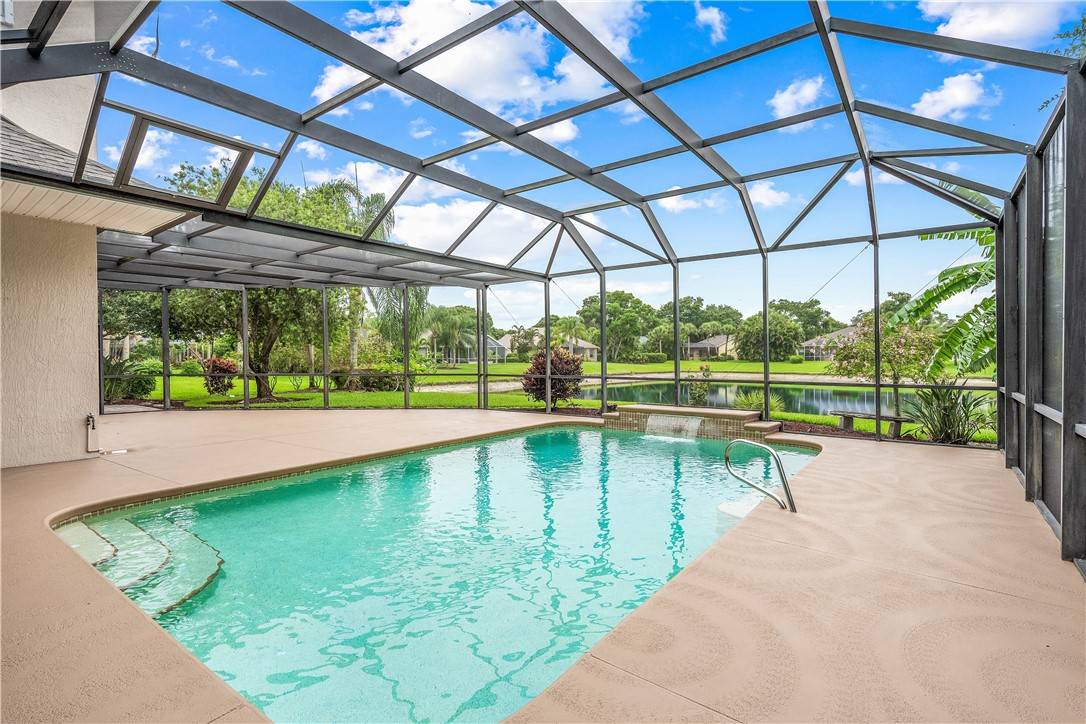 597 44th AVE SW, Vero Beach, FL 32968