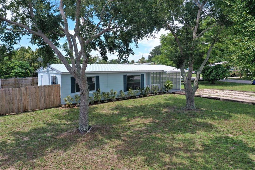 110 6th CT SW, Vero Beach, FL 32962
