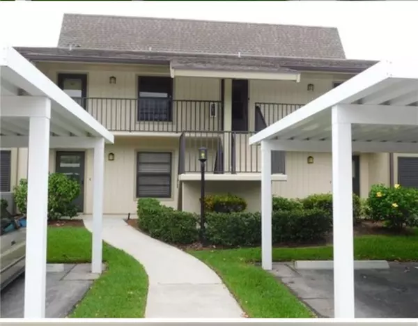 30 Plantation DR #104, Vero Beach, FL 32966
