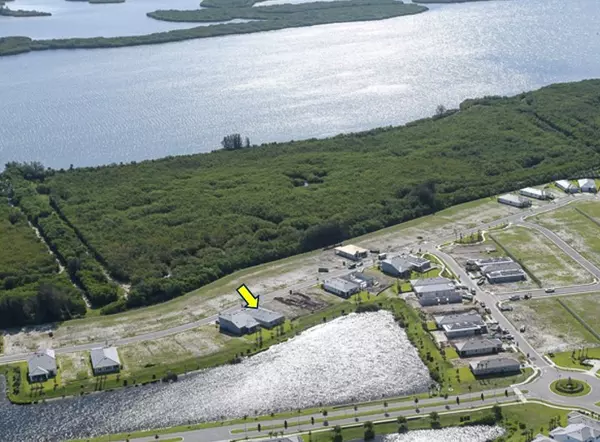 Vero Beach, FL 32967,8395 Pequod AVE #Prestige 105