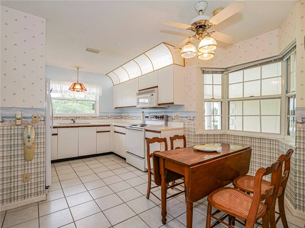 Vero Beach, FL 32962,231 N Grove Isle CIR #231