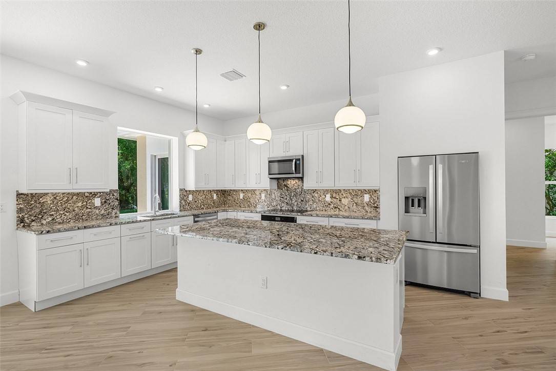 Vero Beach, FL 32968,1090 Buckhead DR SW